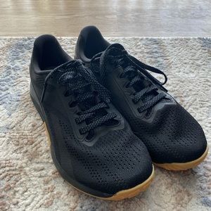 Men’s Reebok tennis shoes. Size 9.5